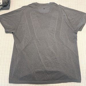 Lululemon Mens Workout T-Shirt Size XXL